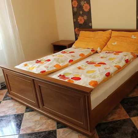 Családikuckó Maison d'hôtes Balatonszabadi Fürdőtelep